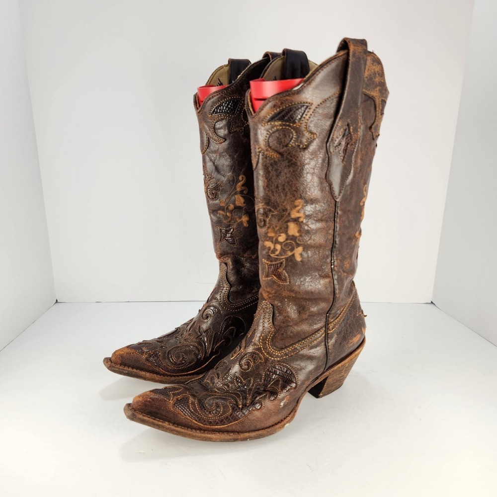 Corral Women's 7M Brown Distressed Leather Embroidered Western Cowboy Boots
